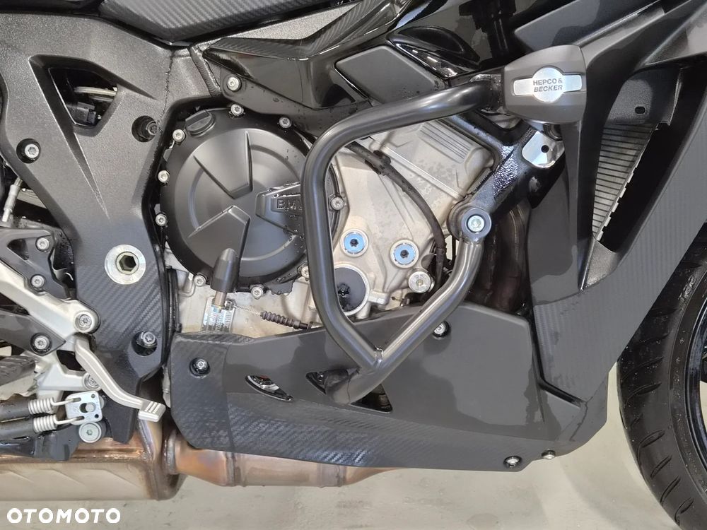 BMW XR - 17