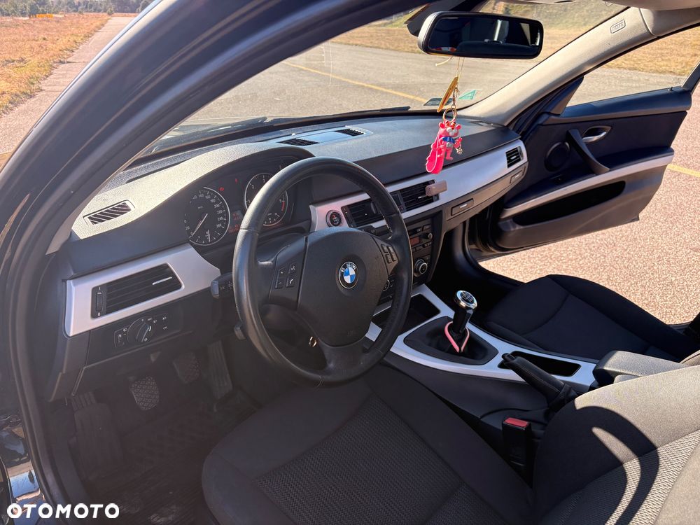 BMW Seria 3 - 32