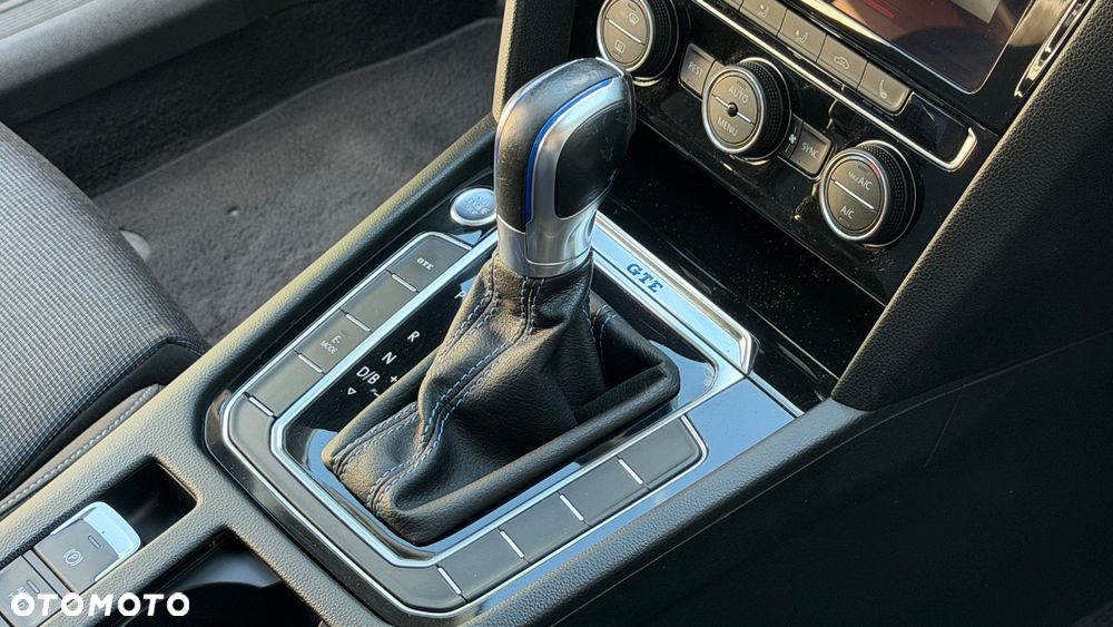 Volkswagen Passat - 26