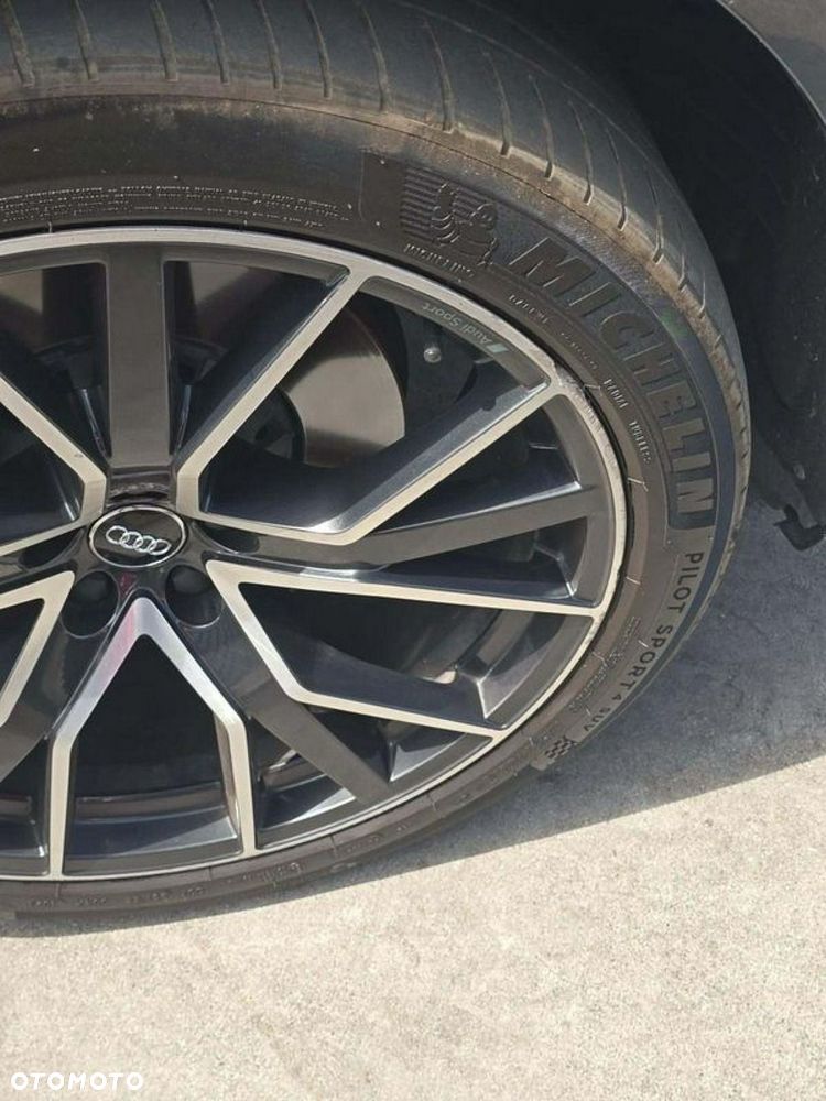 Audi Q8 55 TFSI quattro tiptronic - 16