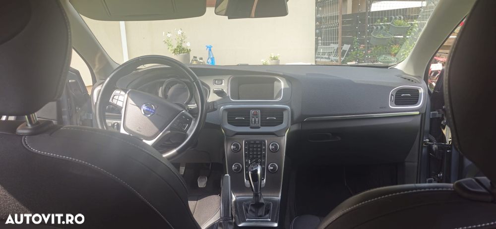Volvo V40 D2 Momentum - 10