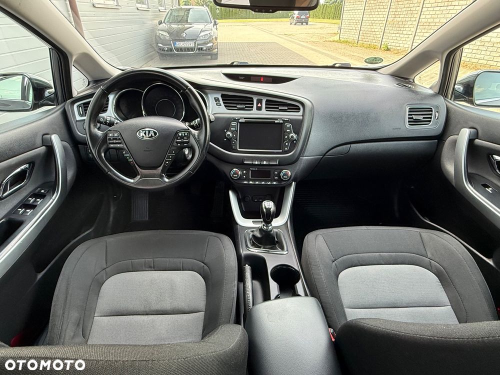 Kia Ceed - 31