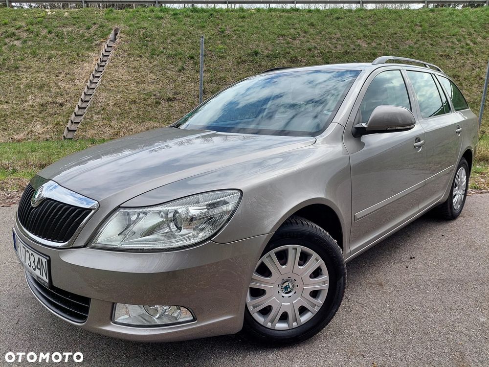 Skoda Octavia 1.6 Combi Style - 11