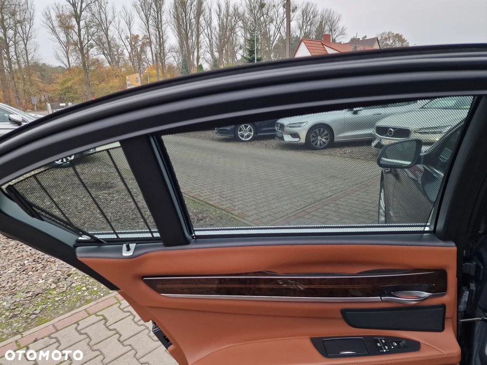 BMW Seria 7 740d xDrive - 21
