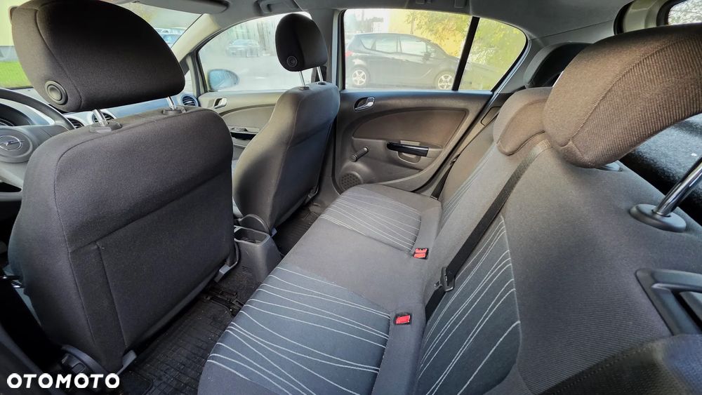 Opel Corsa 1.2 16V Cosmo - 6