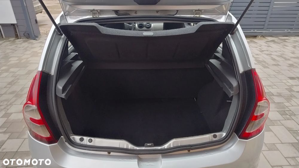 Dacia Sandero 1.2 16V - 18