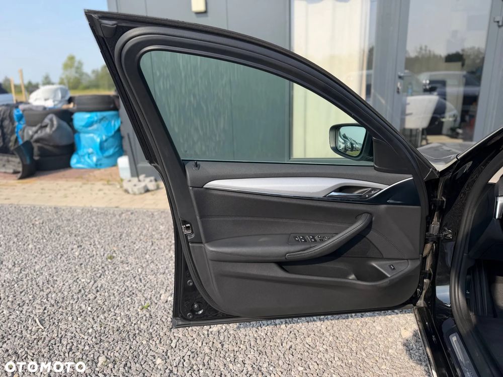 BMW Seria 5 520i - 19