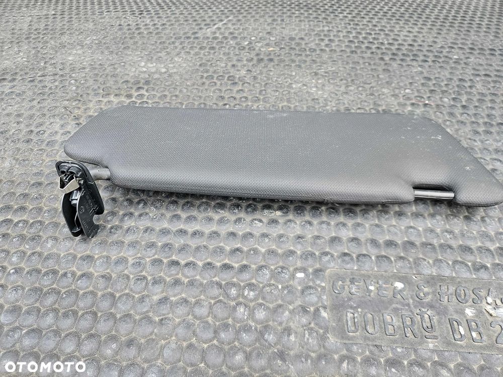 Daszek Słonecznik 8K0857551 8K0857552 Czarne S-Line Oslona Przeciwsloneczna Haczyk Lewa Prawa AUDI A4 B8 - 17