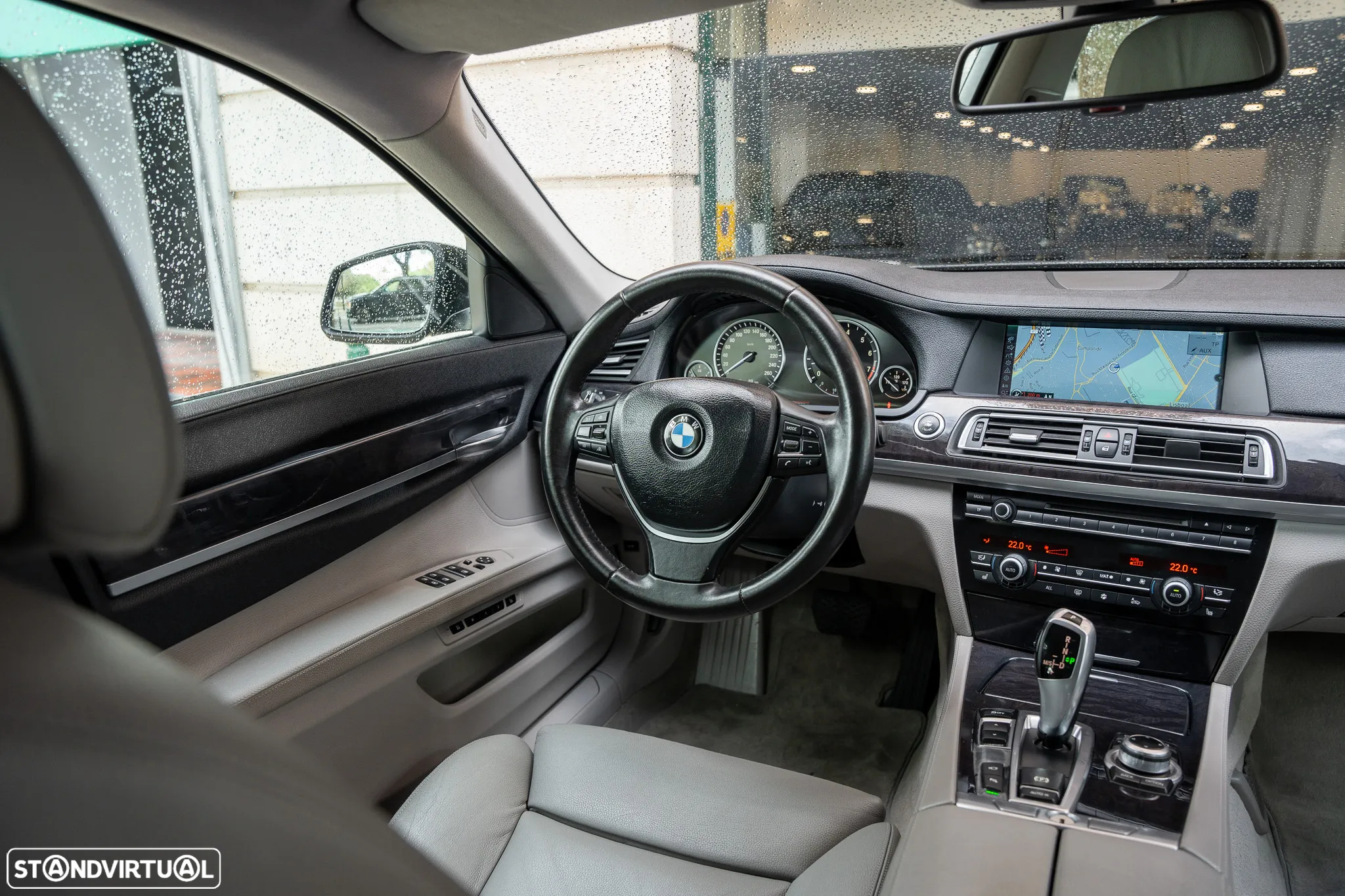 BMW 750 Li - 7