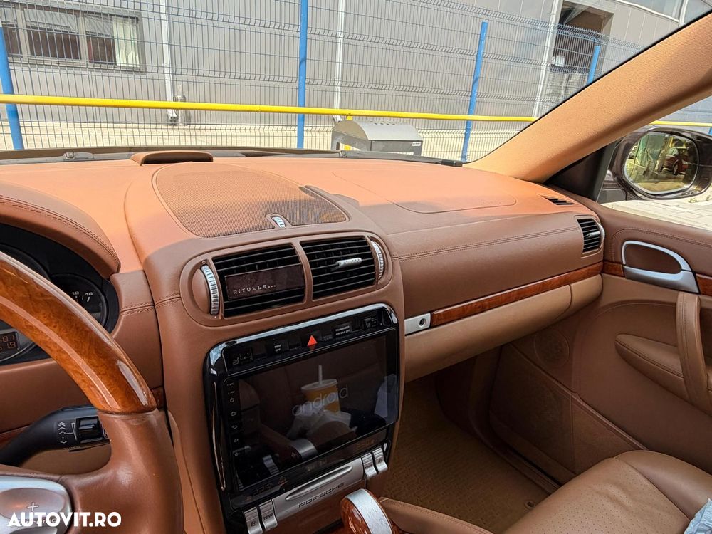 Porsche Cayenne - 14