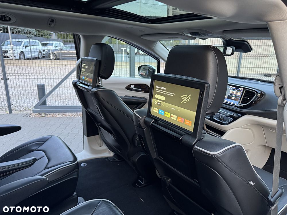 Chrysler Pacifica - 14