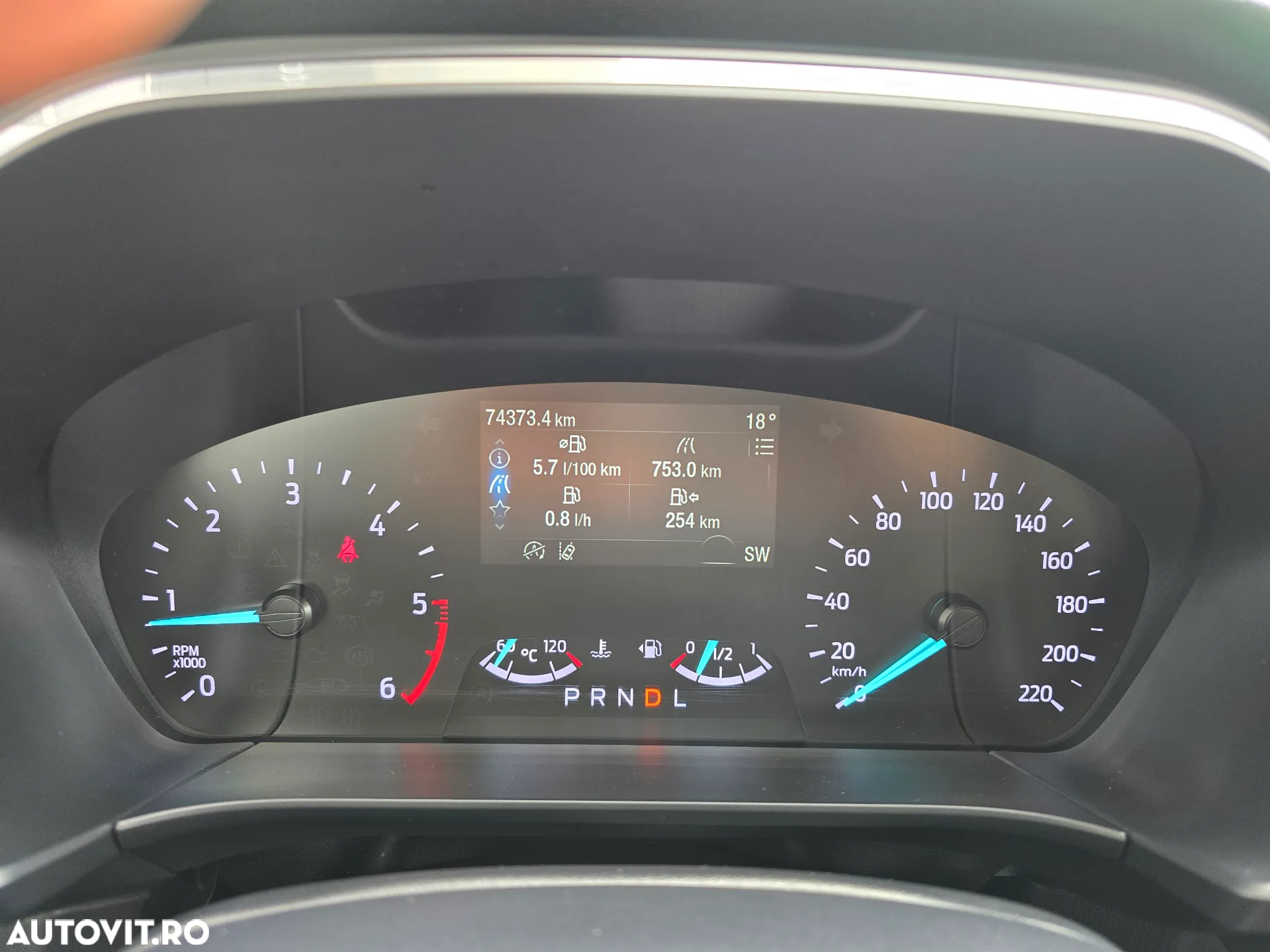 Ford Kuga 1.5 EcoBlue A8 FWD Titanium - 24