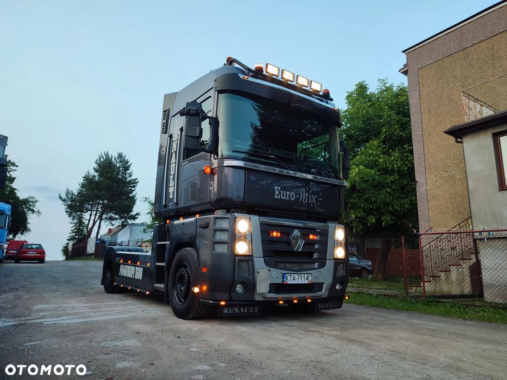 Renault MAGNUM - 2
