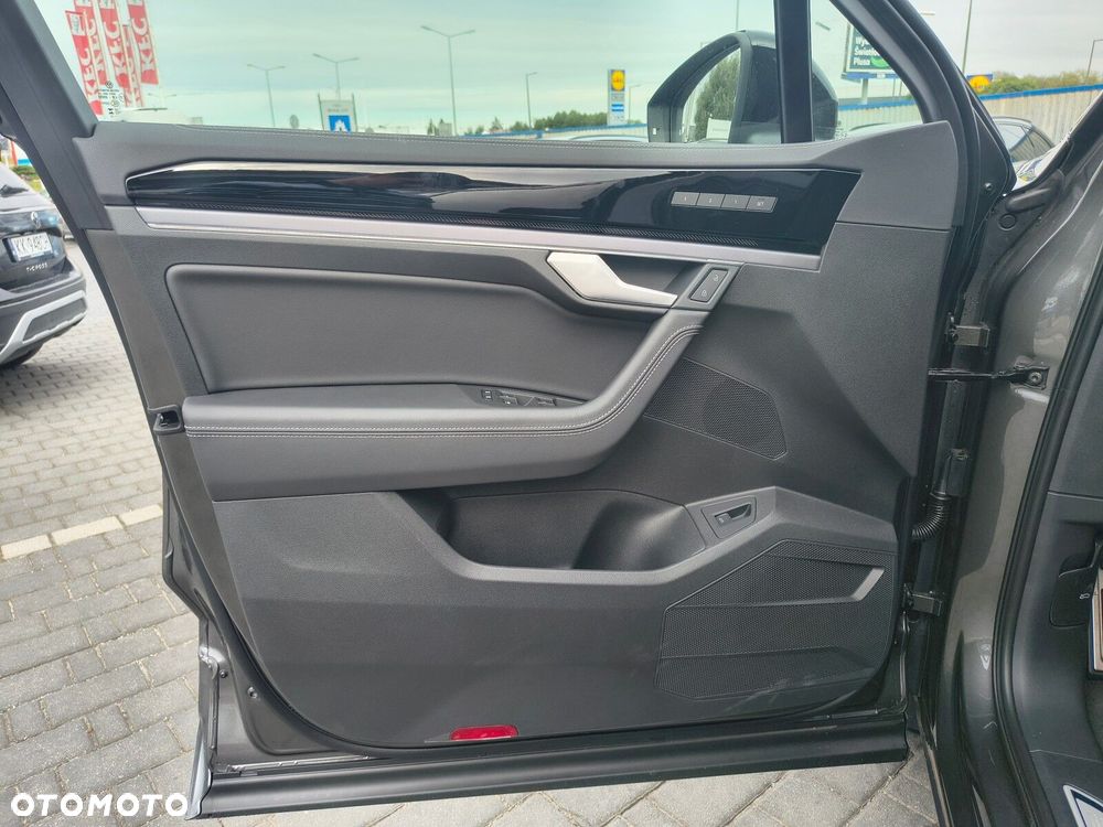 Volkswagen Touareg 3.0 V6 TDI 4Motion R-Line Final Edition - 25