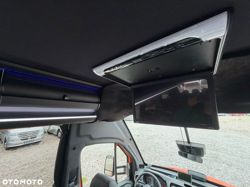 Mercedes-Benz Sprinter 519 - 30