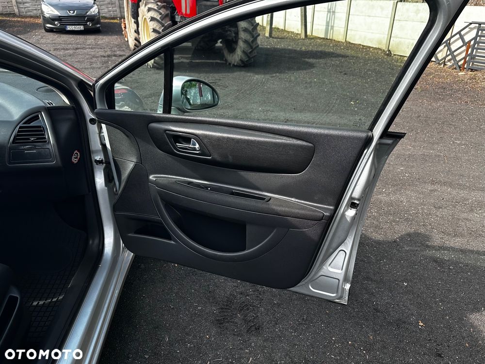 Citroën C4 1.6 16V Confort - 17