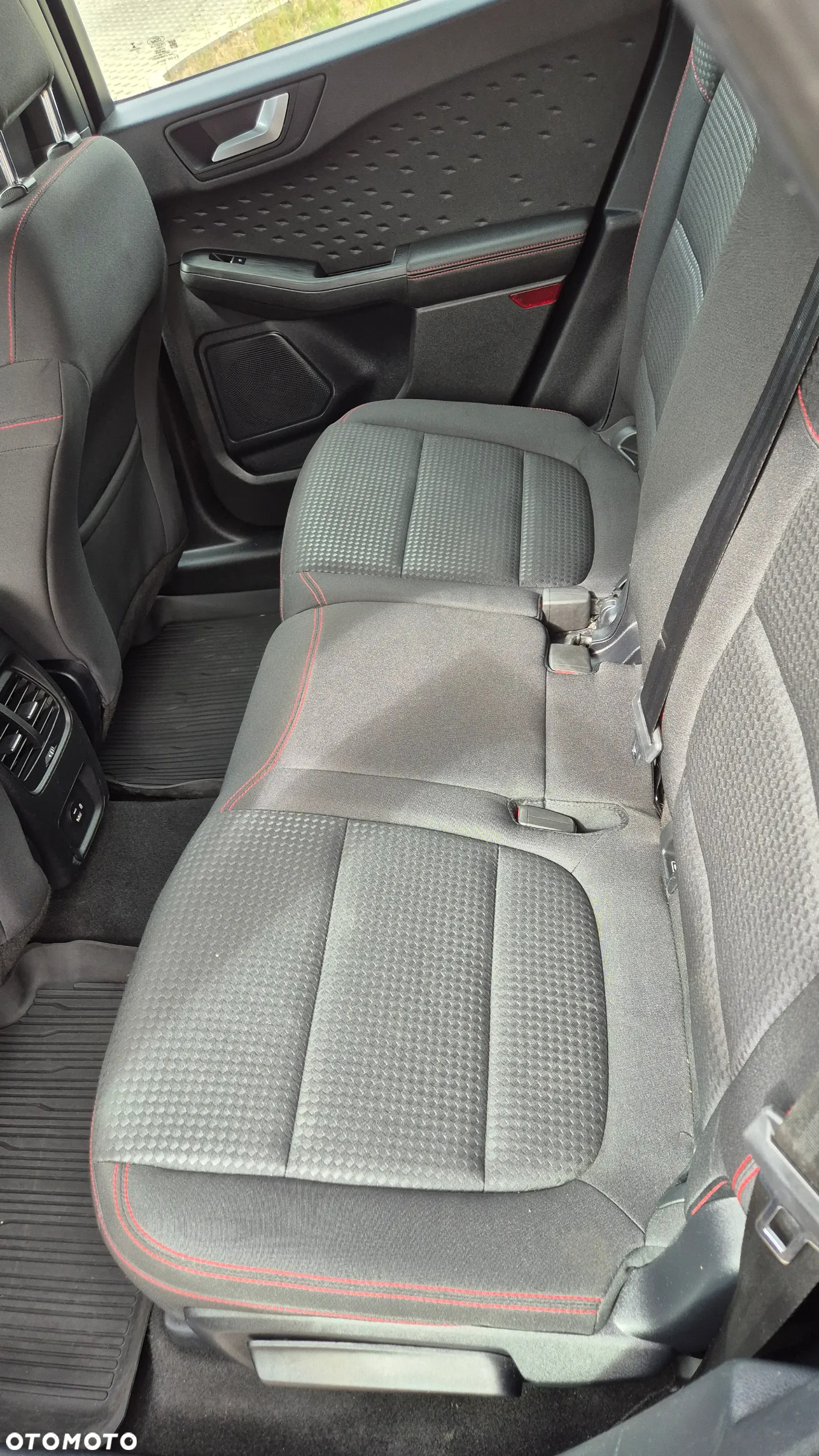 Ford Kuga 2.5P PHEV FWD ST-Line - 13