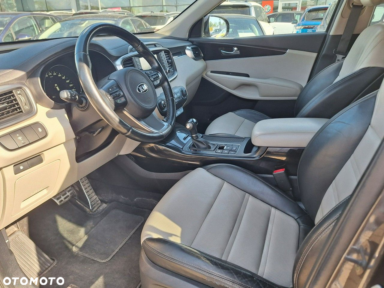 Kia Sorento - 9