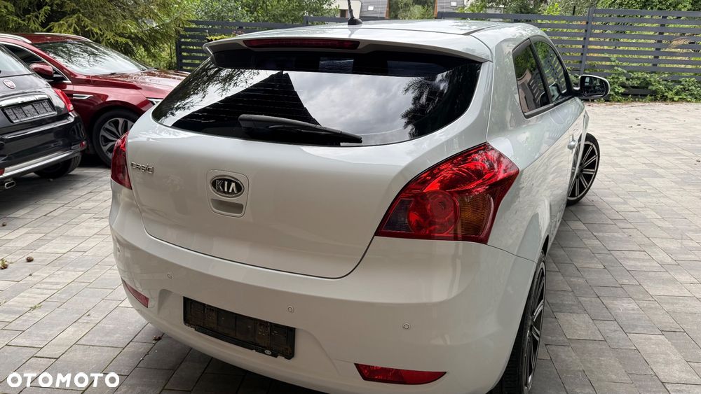 Kia ProCeed - 9