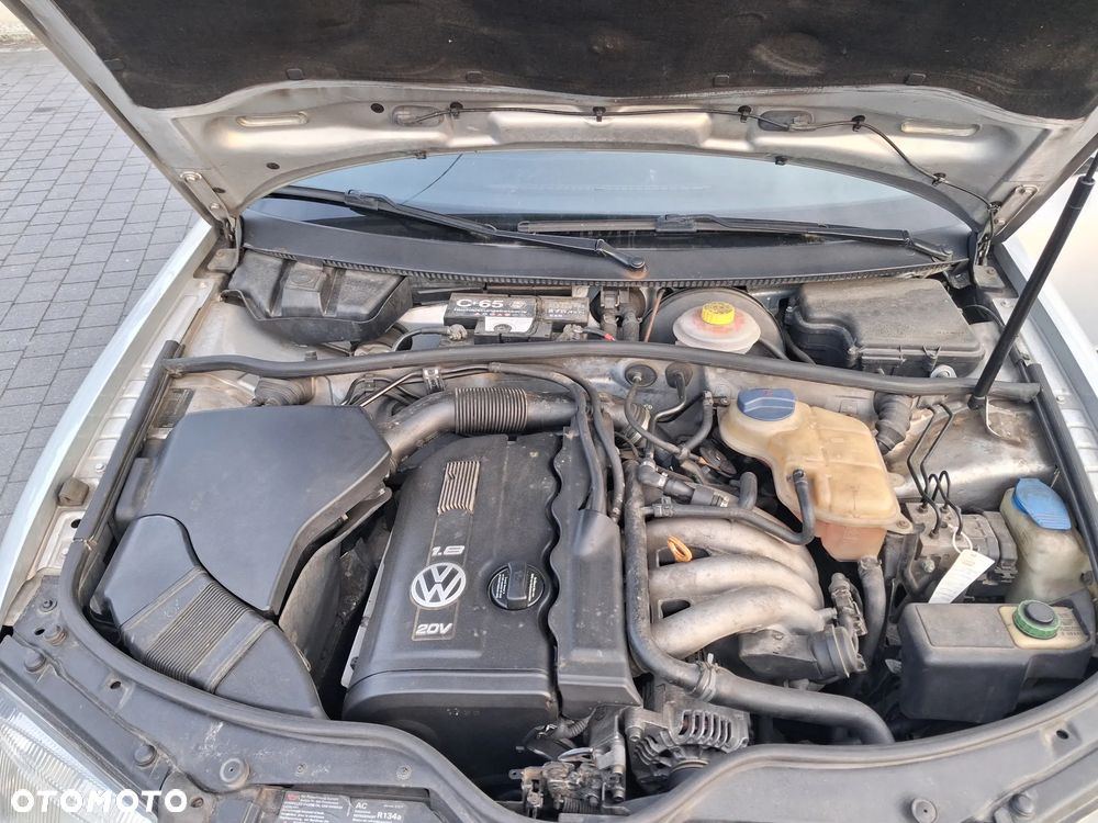 Volkswagen Passat 1.8 - 18