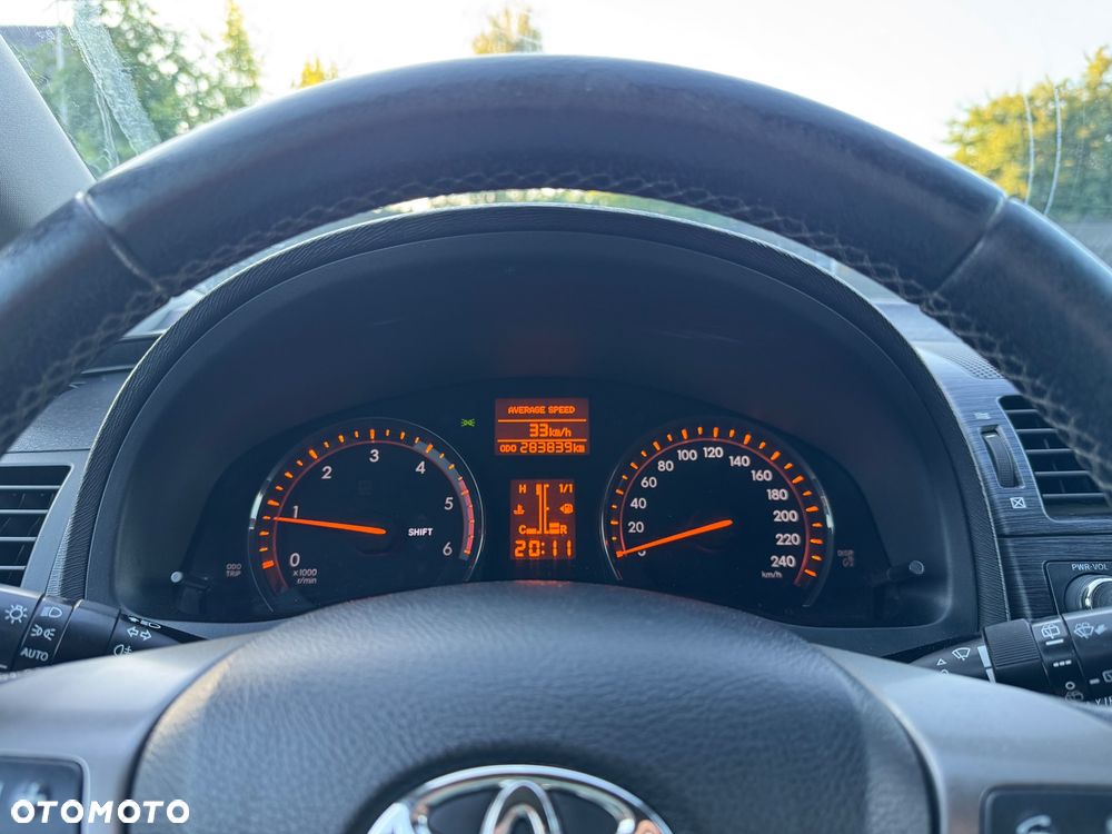 Toyota Avensis 2.2 D-4D Sol Plus - 21