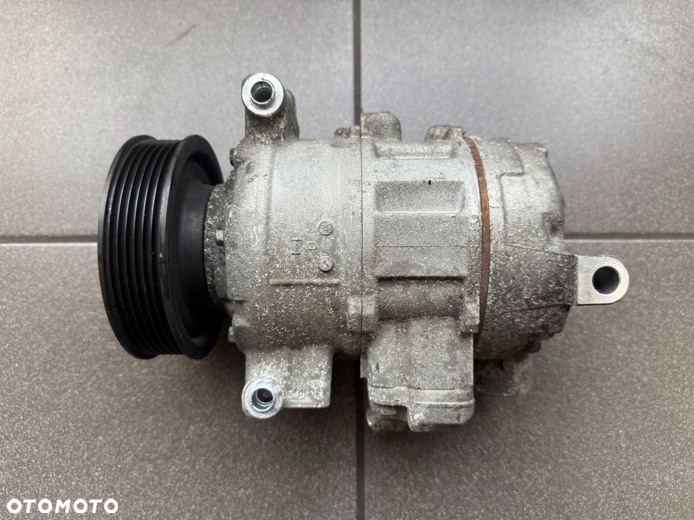 KOMPRESOR KLIMATYZACJI VW AUDI SKODA 8J0260805 - 2