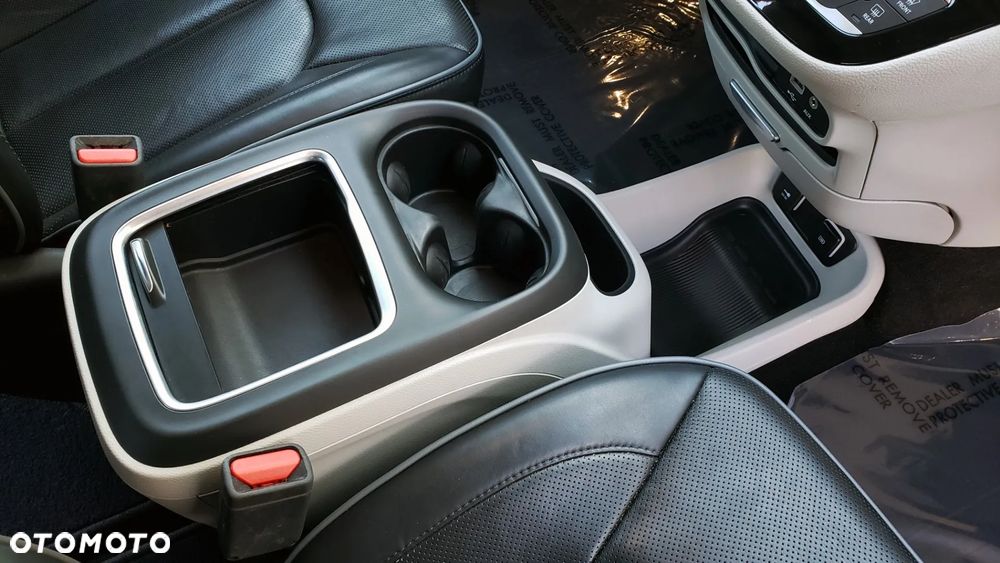 Chrysler Pacifica - 19