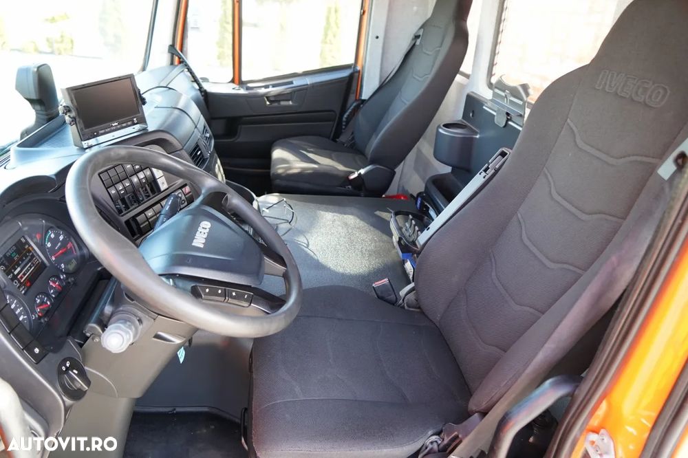 Iveco STRALIS 420 / 6X2 / LIVRARE 6.5m + HDS FASSI. F185 CAPACITATE MAXIMĂ DE ÎNCĂRCARE 5750 KG / RADIOCOMANDĂ / ROTATOARE / ANVELOPE 100% / - 28