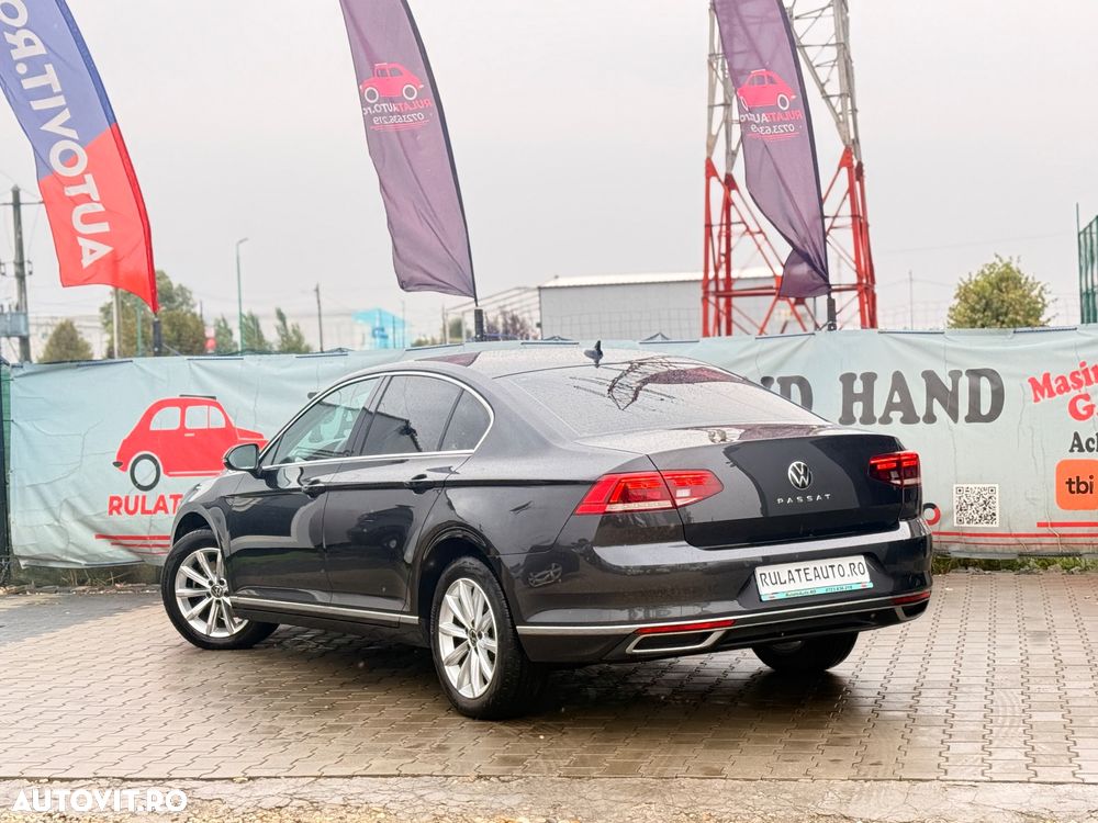 Volkswagen Passat - 4