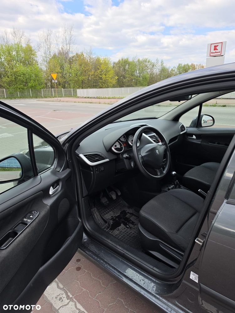 Peugeot 207 75 forever - 11
