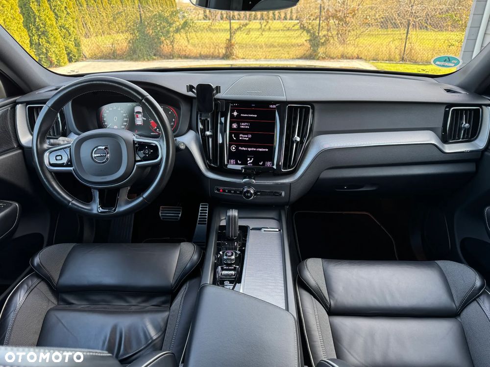 Volvo XC 60 B5 D AWD R-Design - 22