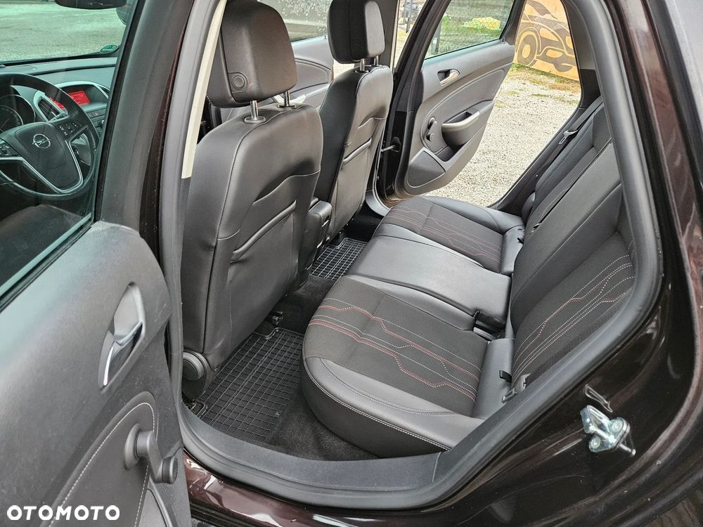 Opel Astra 1.4 Turbo 150 Jahre - 18