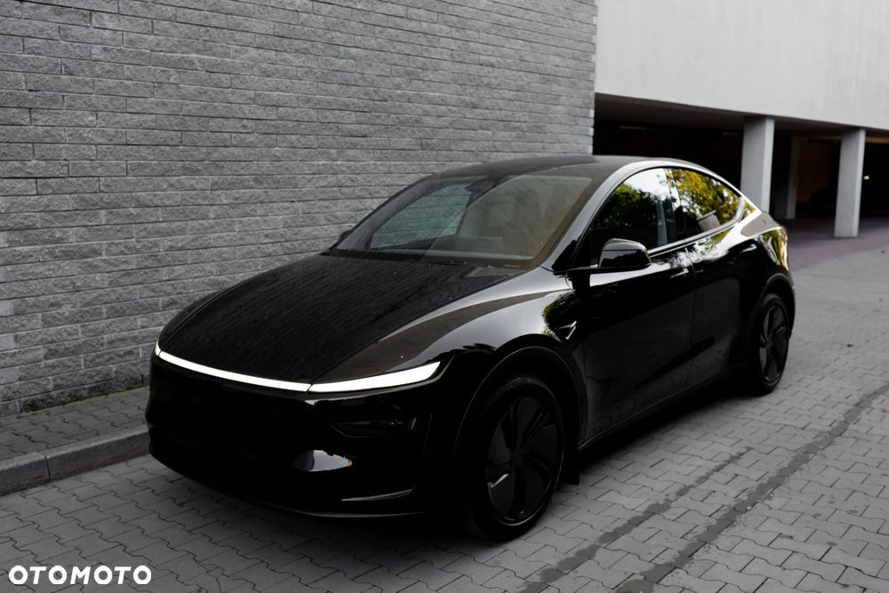Tesla Model Y RWD - 2