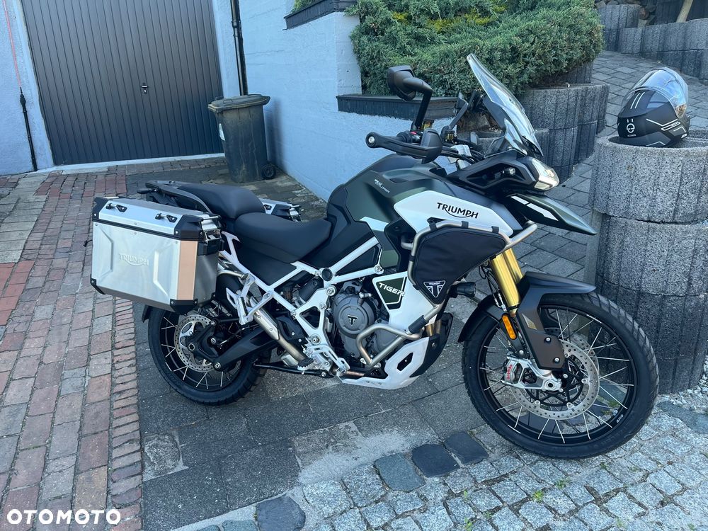 Triumph Tiger - 1