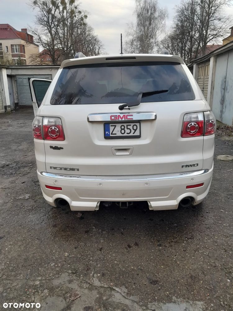 GMC Acadia - 7
