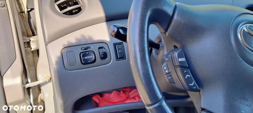 Toyota Yaris - 22