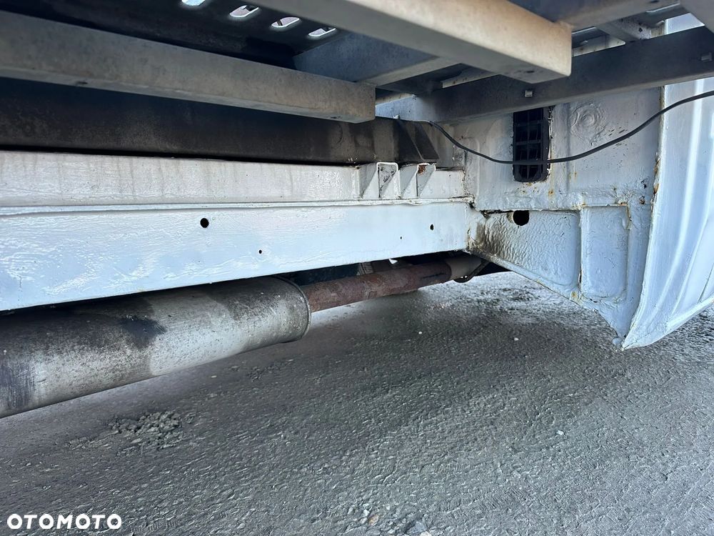 Mercedes-Benz Sprinter - 23