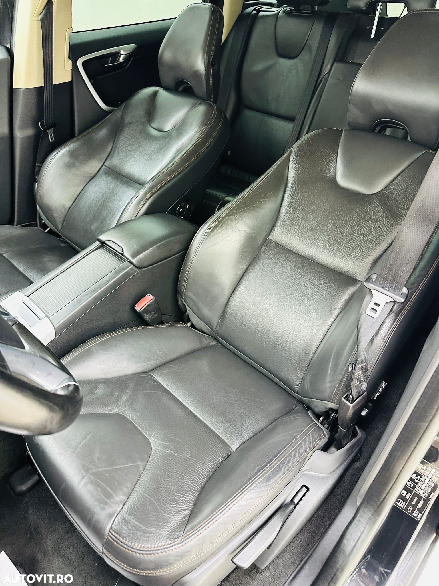 Volvo XC 60 - 22