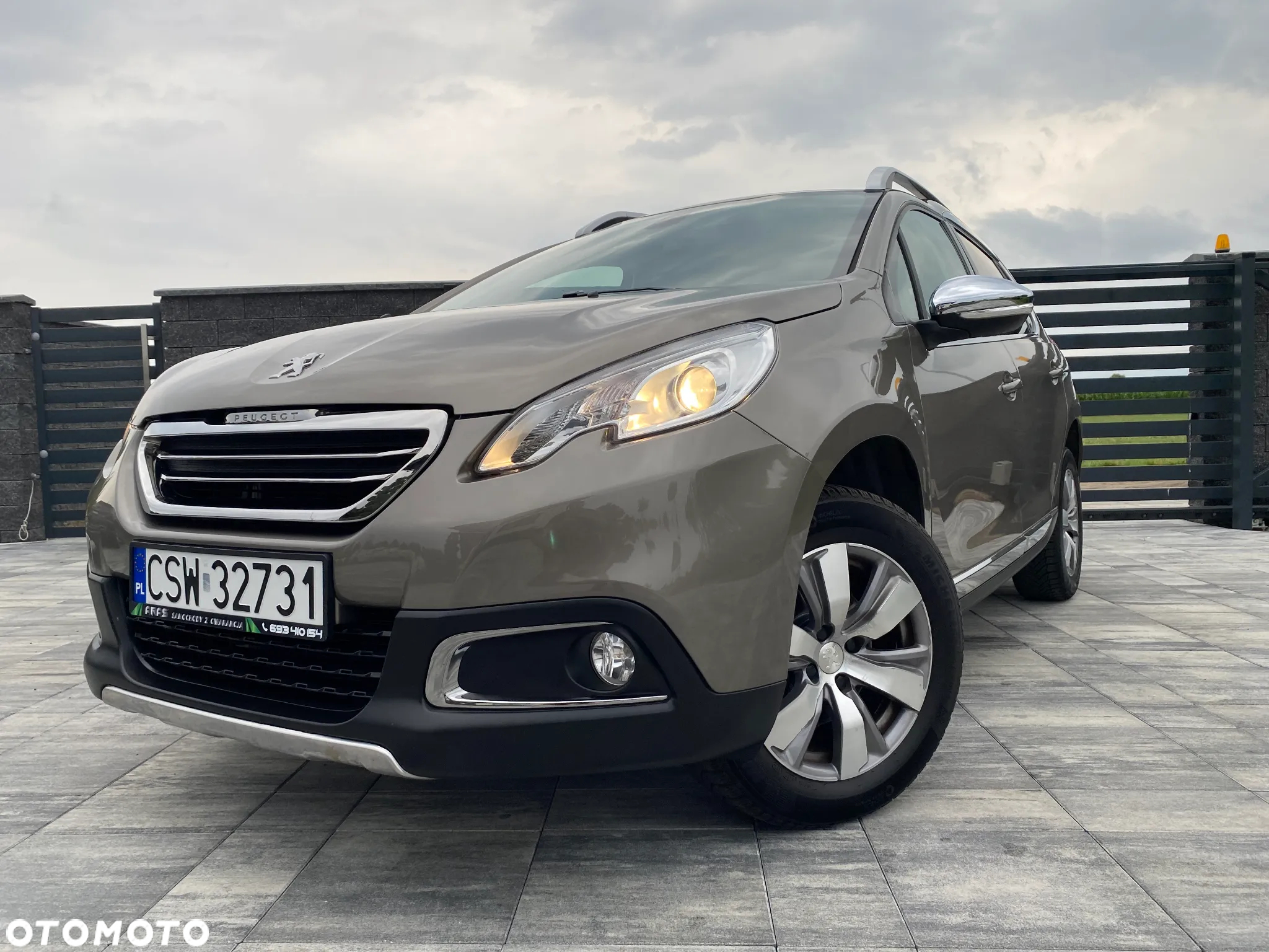 Peugeot 2008 1.2 Pure Tech Allure S&S - 4