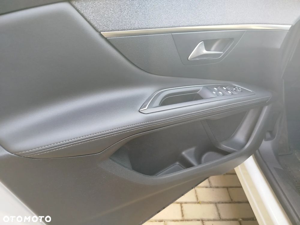 Peugeot 3008 BlueHDi 130 Stop & Start EAT8 Allure Business-Paket - 40