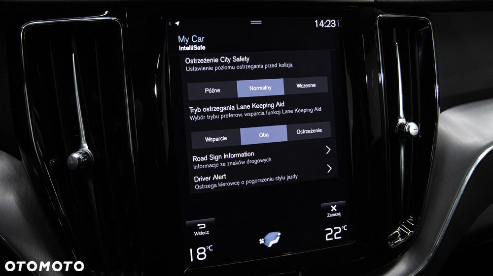 Volvo XC 60 T4 Momentum - 30