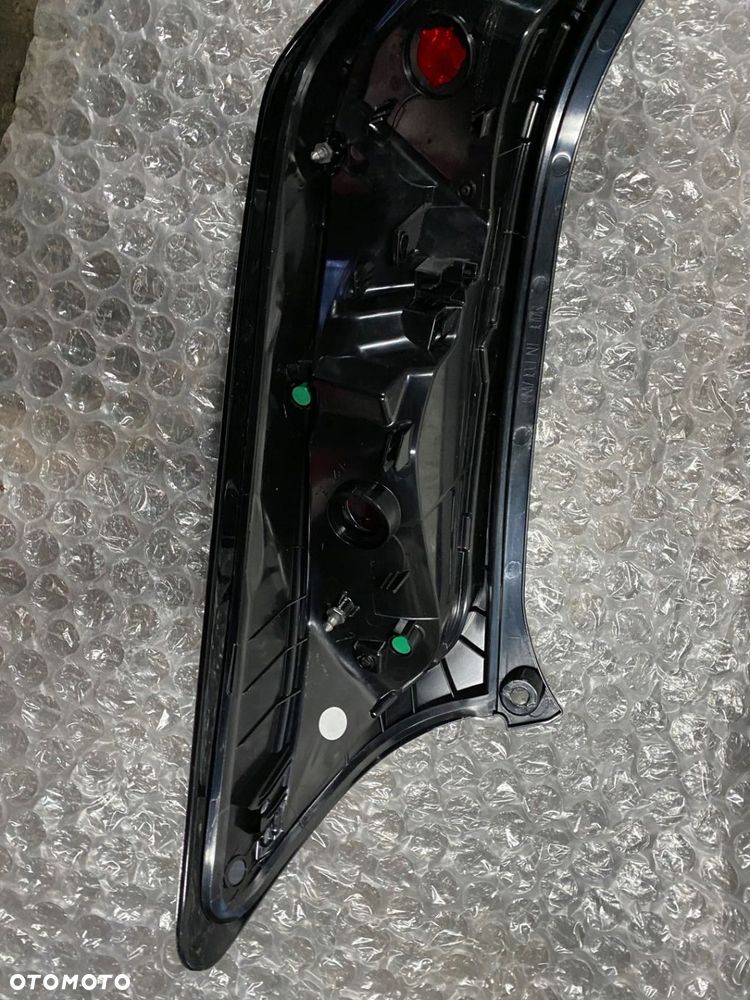 LAMPA LEWA TYŁ TOYOTA AYGO II 81561-0H110 - 7