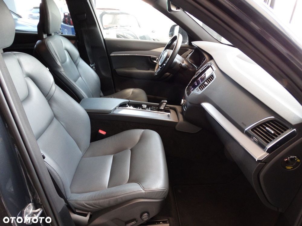 Volvo XC 90 - 33