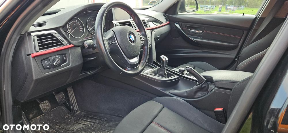 BMW Seria 3 320d Sport Line - 13