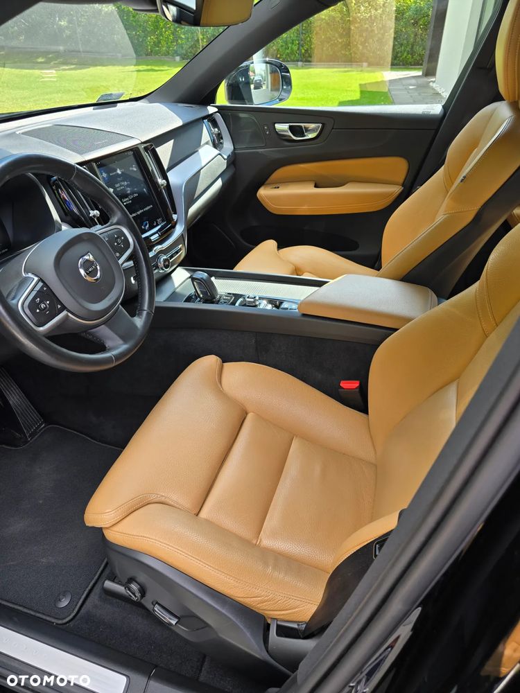 Volvo XC 60 B4 D AWD Momentum Pro - 14