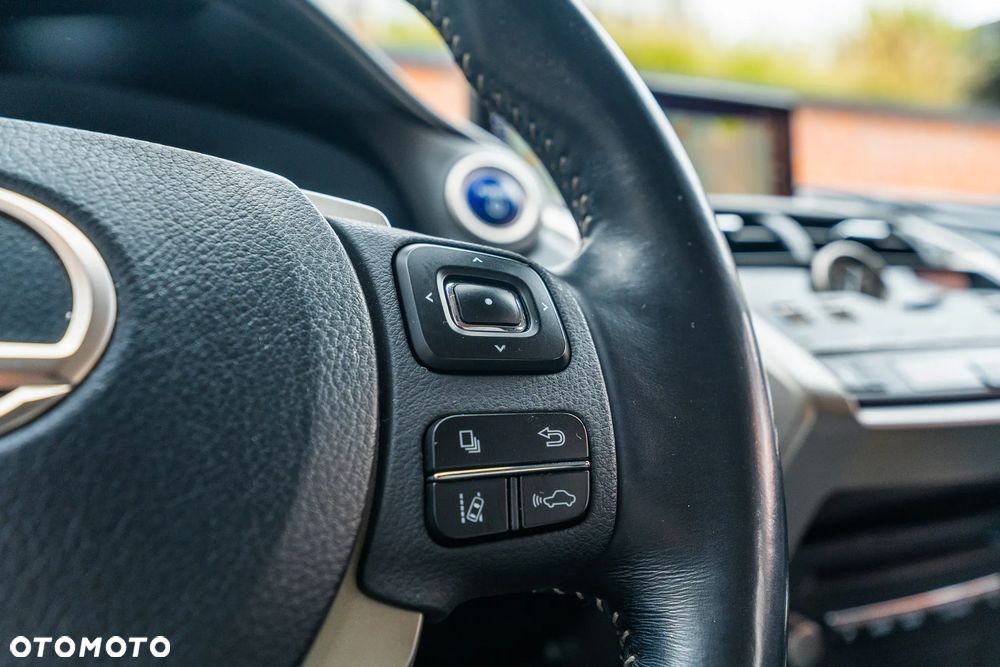 Lexus NX 300h Business Edition AWD - 27