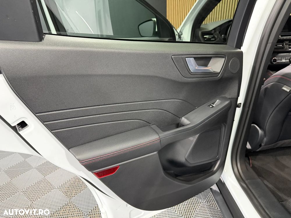 Ford Kuga 2.5 Duratec PHEV ST-LINE X - 24