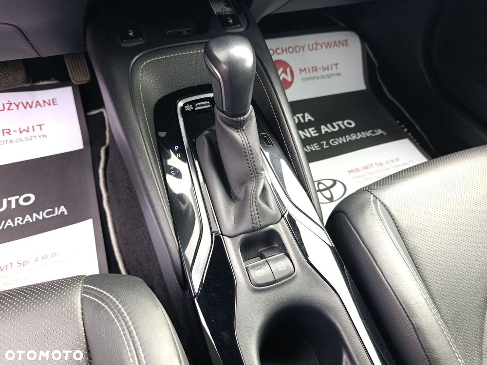Toyota Corolla 2.0 Hybrid Executive - 34