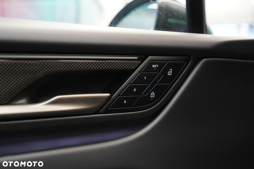 Porsche Macan ver-turbo-100kwh - 13