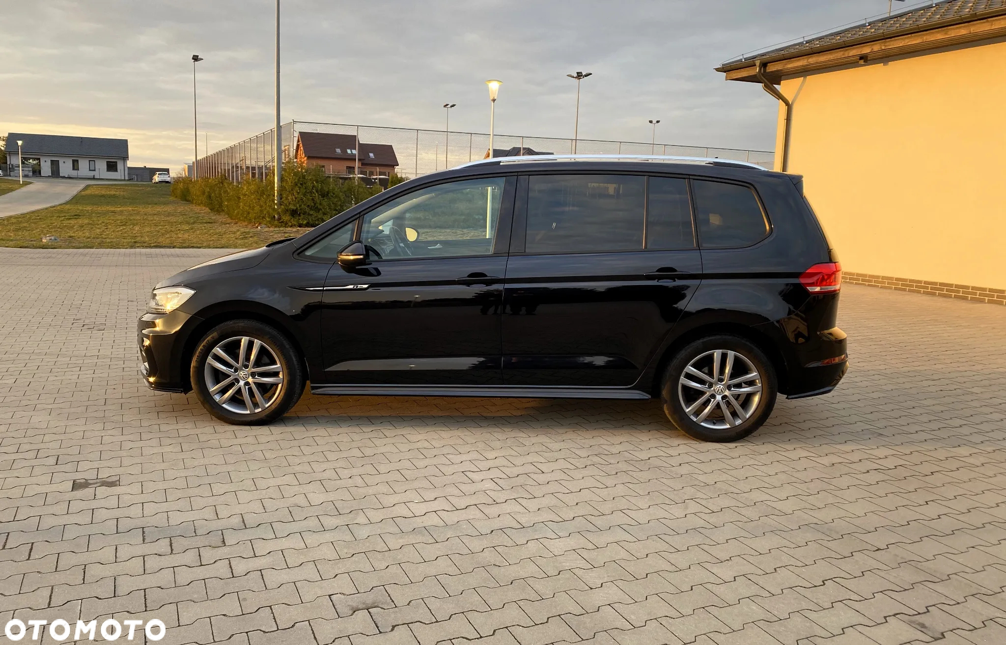 Volkswagen Touran 1.4 TSI BMT Highline - 3